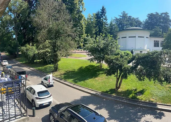 Le Floraline-au Coeur D'aix Les Bains - 3 * エクスレバン